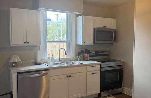 Wilmington Casa | Charming 2-Bed Retreat — Just Steps from Historic Downtown Wilmington