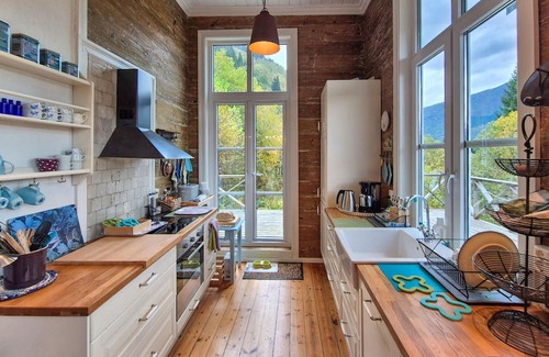 Vaksdal Municipality Casa | Beach front home in Vaksdal with house sea view