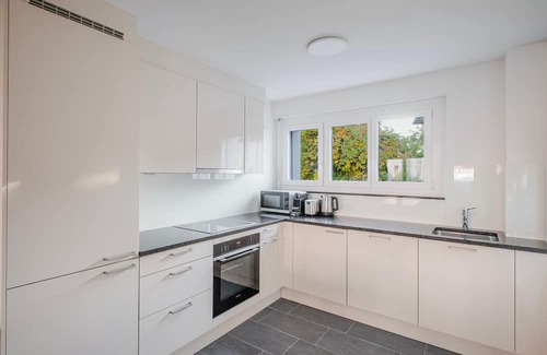 Dietikon District Apartamento | Blueground | Dietikon, balcony, nr Park