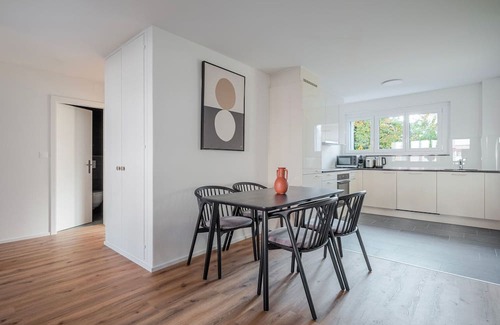 Dietikon District Apartamento | Blueground | Dietikon, balcony, nr Park