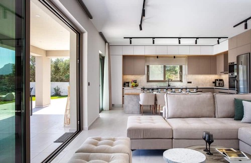 Douliana Villa | Virtus in Mare, 4 Bedrrom Villa with Private Pool