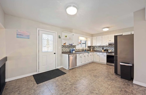 Sarnia Casa | Severin Poolside Retreat