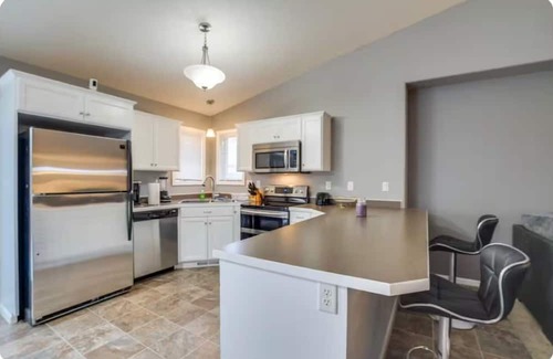 West Fargo Casa | Spacious Pet-Friendly Townhouse