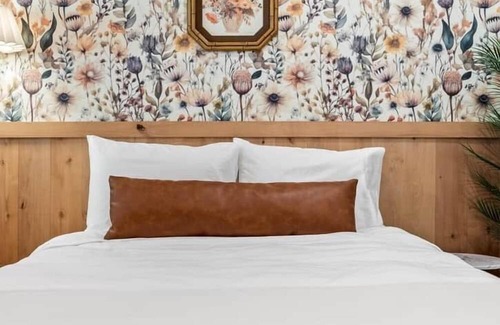 Jasper Hotel | The Garden Room