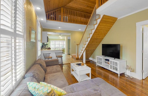 Gulfport Casa | Charming Downtown Home with Central AC, and WiFi - Snowbird-Friendly!