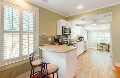 Gulfport Casa | Charming Downtown Home with Central AC, and WiFi - Snowbird-Friendly!