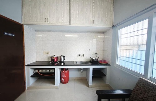 Chennai Apartamento | Smart Home Service Appts by Stayz Royale