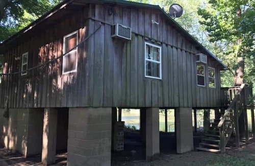 College City Cabina | Current River Cabin, On the Water, Fishing, Swimming, Relaxation.