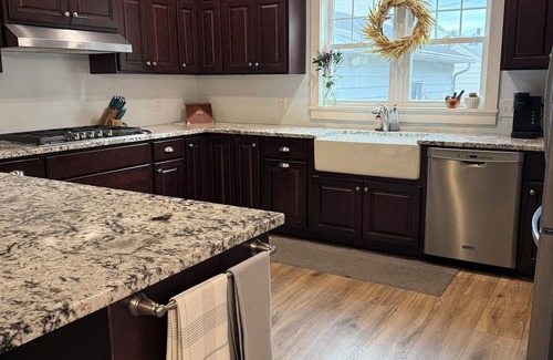 Fremont Casa | Historic 3-bedroom house, Walking distance to downtown Fremont, Host Friendly