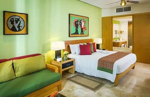 Centro Complejo | Family Paradise- Luxury Resort- 2BR Grand Mayan Playa del Carmen, Pools, Beach,