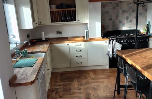 Hornsea Casa | "Stonesthrow" from the beach, balcony with panoramic views