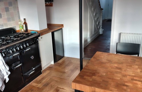 Hornsea Casa | "Stonesthrow" from the beach, balcony with panoramic views