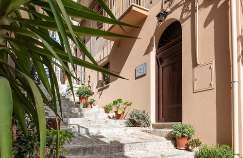 Caccamo Apartamento | Deluxe Double Room with Wi-Fi and Air Conditioning