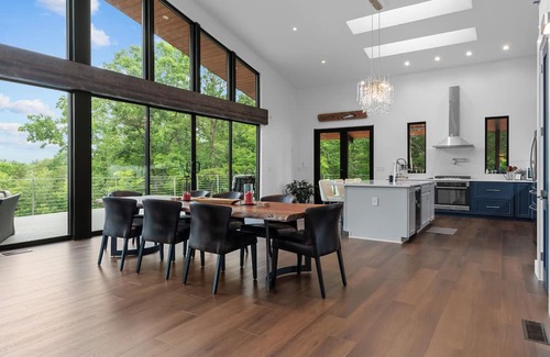 Marion Casa | Table Rock Sanctuary: Where Mountain Luxury Meets Nature's Embrace