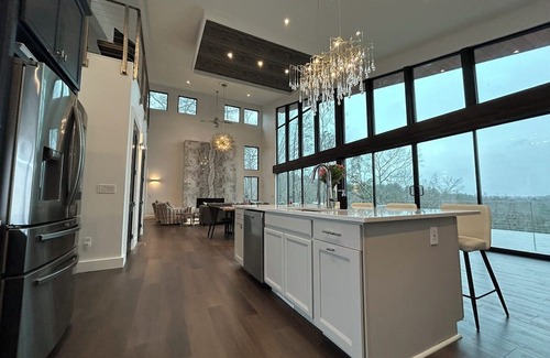 Marion Casa | Table Rock Sanctuary: Where Mountain Luxury Meets Nature's Embrace