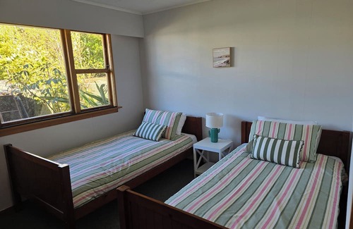 Tokanui Otro | Crayfish Creek Farmstay - Rustic meets Coastal Charm & Stunning panoramic views.