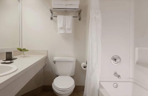 Pinellas Point Hotel | Indulge in Coastal Calm | 2 Stunning Units Near Downtown & Local Attractions