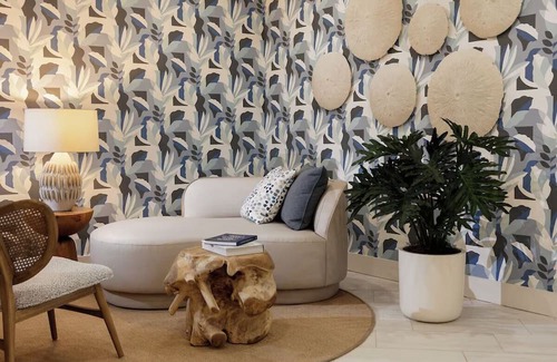 Pinellas Point Hotel | Ideal Family Stay | Adventurous Excursions, Trendy Dining & Beach Escape