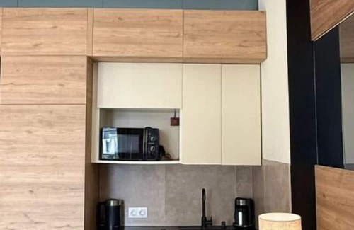 Saburtalo Apartamento | Hotel-Style Studio with City View - With Bar, Restaurant, Casino & Room Service