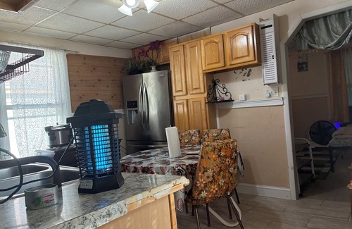 Hopelawn Casa | Charming 2-bedroom house with fitness room and AC in pleasant Edison