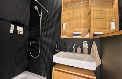 Enge Apartamento | Cozy Zurich Getaway Lake Access Private Garden