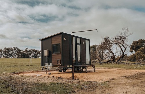 Willalooka Casa | Xmas Rocks - Paddock Pod by Tiny Away
