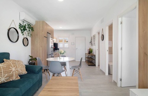 Conil de la Frontera Casa | Holiday Home 'Casita Perla' with Private Pool, Wi-Fi and Air Conditioning