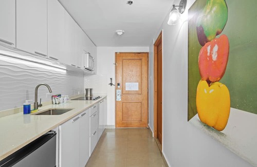 Puerta de Tierra Apartamento | Beachfront | Historic San Juan | Atlantic Vistas