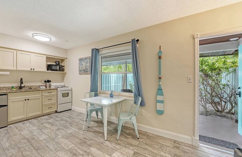 Sarasota Hotel | Siesta Key Palms Hotel - Siesta Suite