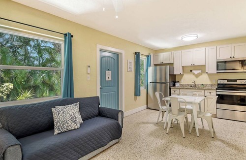 Sarasota Hotel | Siesta Key Palms Hotel - One Bedroom Villa