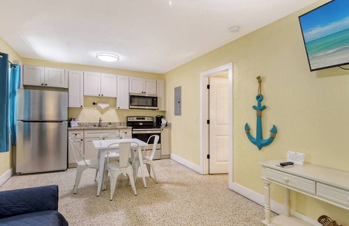 Sarasota Hotel | Siesta Key Palms Hotel - One Bedroom Villa