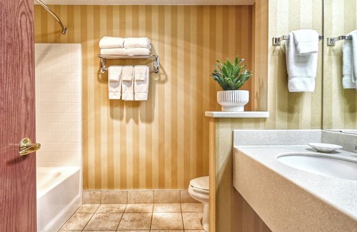 Pembine Hotel | Family Island Getaway! 3 Cozy Units w/Pool, Dining & Scenic Trail Walks!