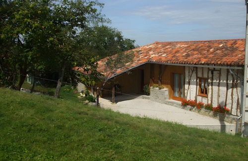 Bagert Casa | Garaouet Holiday Home with Mountain View, Garden, and Parking