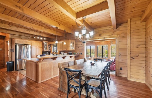 Homerville Cabina | NEW! Sprinkle Bottom Lodge