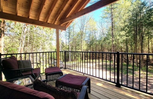 Elba Casa | Rustic Tree House with Woodland Valley Views in Elba, Minnesota