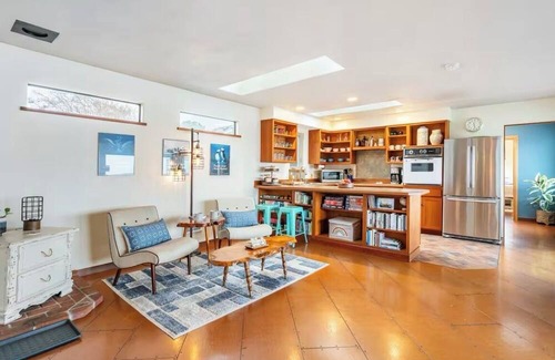 North Bend Casa | Beautiful Family-Friendly Waterfront Home in North Bend