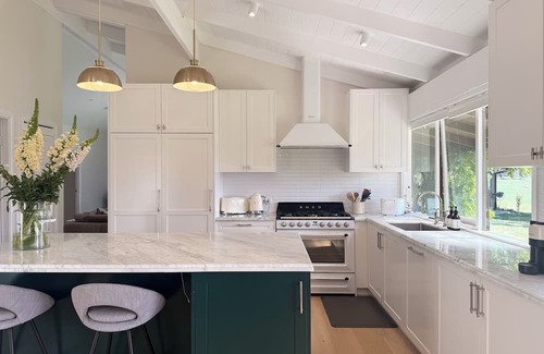 Tallowwood Ridge Otro | Tranquil 7-bedroom 4-bathroom farmhouse in Tallowwood Ridge