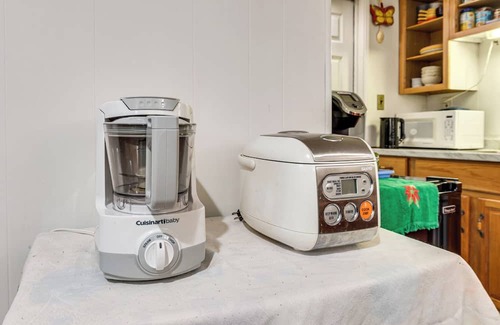 Greenwich Apartamento | 2 Mi to NYC Train: Greenwich Apt w/River View