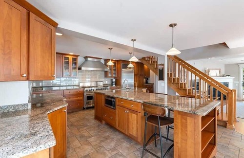 Geneseo Casa | Luxury Lakefront Escape w/Pool & Guest House