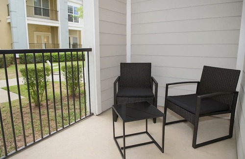 Old Fourth Ward Apartamento | Chic Midtown Retreat - Steps to Shops, Eats, & Fun