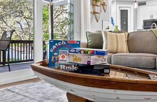 Odessa Casa | Drift & Dwell | Modern Lakehouse Retreat