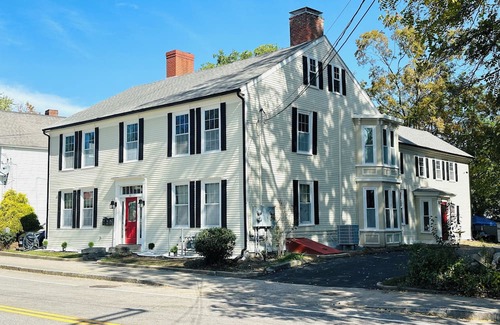 Exeter Apartamento | Liz Room in downtown Exeter next to PEA