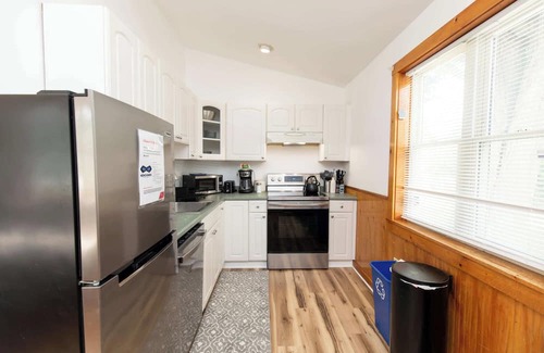 St. Albans Historic District Casa | Entire 1 Bdrm house, 5 mins from NWMC and DwnTwn