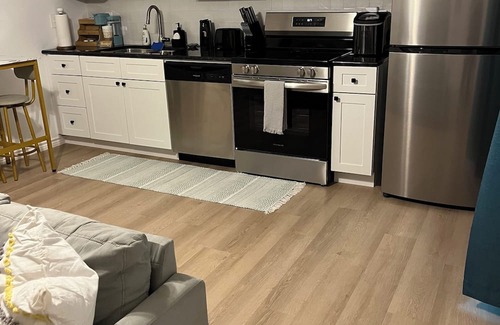 Gatesville Apartamento | Welcoming apartment with AC in charming Gatesville King Bed with Twin Roll Away