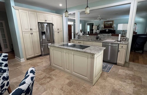 Paris Casa | Peaceful Home Private Pool Conveniently located!