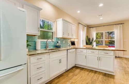 New Warrington Casa | The Seahorse Cottage- Near NAS/Beaches/Downtown