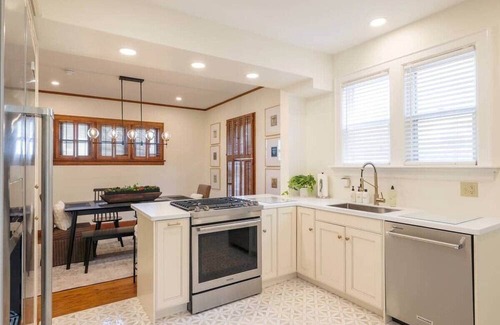 Maquoketa Casa | Riggs House Restored 1908 Home