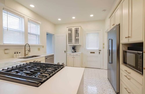 Maquoketa Casa | Riggs House Restored 1908 Home