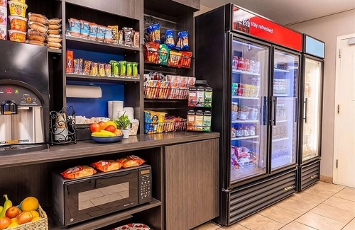 Central Oklahoma City Hotel | 4 Family-Friendly Rooms Near OKC Zoo & State Fair Park