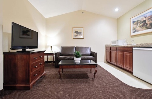 Pembine Hotel | Family Friendly Getaway! 3 Cozy Units w/Pool & Gym Access, Free Parking!